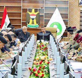 وزير الداخلية يعقد اجتماعاً أمنياً موسعاً لمتابعة خطط زيارة الأربعين