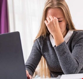 التعب المزمن والنعاس صباحا.. متى يستدعي الأمر فحصا طبيا؟