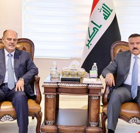 وزير الداخلية خلال لقائه نقيب الصحفيين العراقيين يشيد بنقابة الصحفيين والأسرة الصحفية