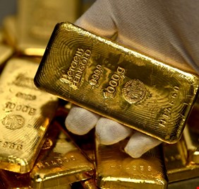 الذهب مستقر بانتظار تحديثات التجارة الأمريكية وقرار الفائدة