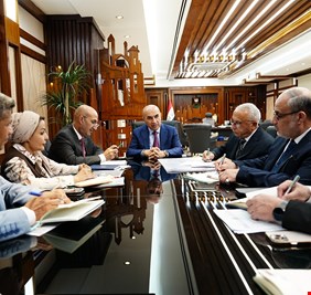 وزير الإعمار يترأس اجتماعاً لمناقشة مشروع إسكان موظفي الوزارة