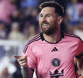 ميسي يعادل رقما تاريخيا ويصعد إنتر ميامي في صدارة الدوري الأمريكي