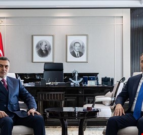 محافظ البصرة يبحث مع وزير الخارجية التركي ملف المياه