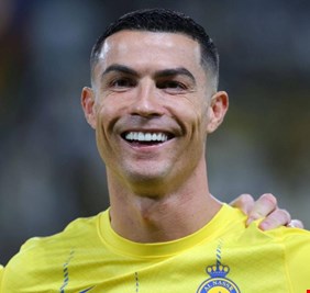 رونالدو ينصح زميله بتجنب 