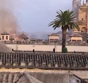 حريق كبير يطال أعظم الأثار الإسلامية في إسبانيا
