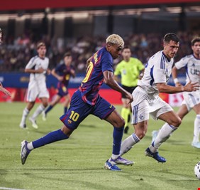 برشلونة يكتسح كومو في كأس خوان غامبر