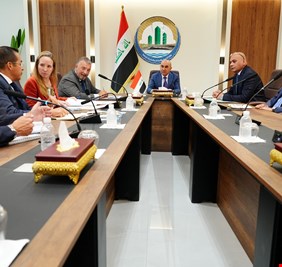 وزير الإعمار يبحث مع البنك الدولي تمويل مشاريع الطرق والجسور الاستراتيجية