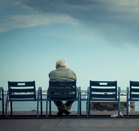 الوحدة أكثر من شعور.. كيف تؤثر في حياتنا وأفكارنا وحتى أحلامنا