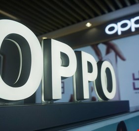 Oppo تتحدى سامسونغ بهاتف مزود بكاميرات ممتازة