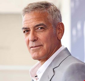 أسباب غياب جورج كلوني عن فعاليات مهرجان فينيسيا