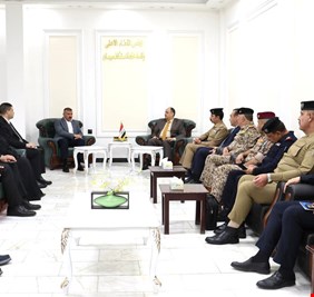 وزير الداخلية يزور محكمة استئناف ميسان