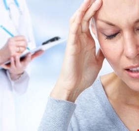 الصداع قد يكون علامة على أمراض خطيرة.. تعرف على الأسباب المختلفة
