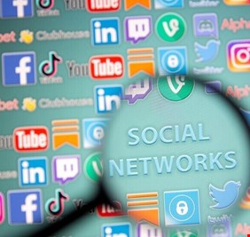 تأثير مواقع التواصل الاجتماعي على الصحة النفسية