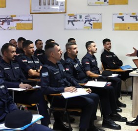 وزير الداخلية يتفقد معهد الاستخبارات والتحقيقات الاتحادية ويتابع تطور الدورات التخصصية