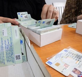 المفوضية تعلن توزيع مليون بطاقة بايومترية في عموم المحافظات
