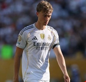 مفاجأة.. دين هويسن يصعق ريال مدريد قبل الكلاسيكو