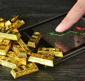 الذهب يواصل الصعود إلى أعلى مستوى في تاريخه