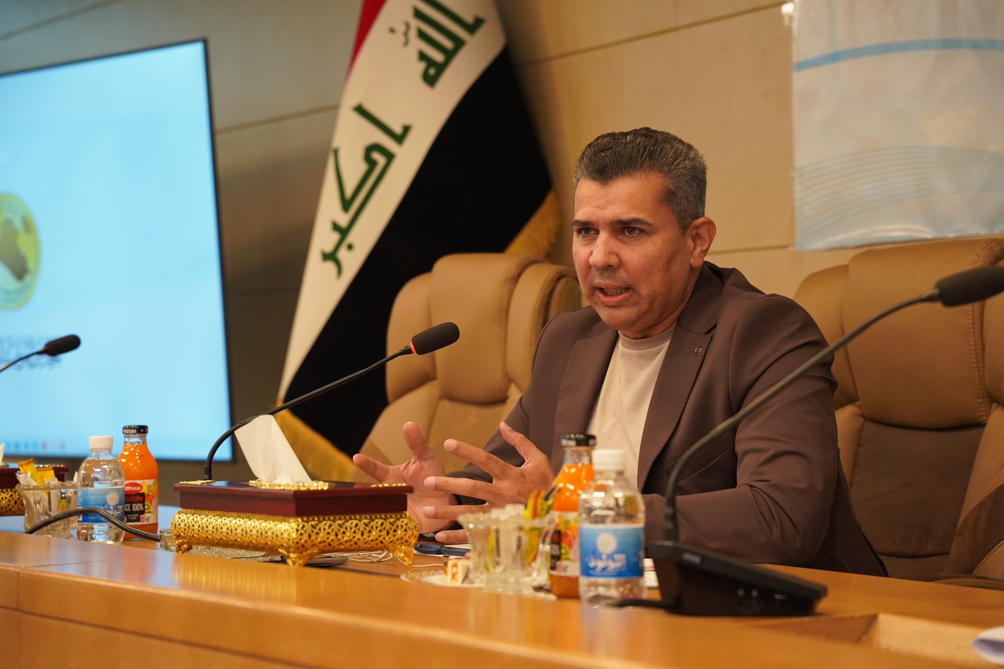 بين الأمن والإعلام.. توازن الوعي والمسؤولية (الفرق بين الإعلام الامني والأمن الإعلامي )