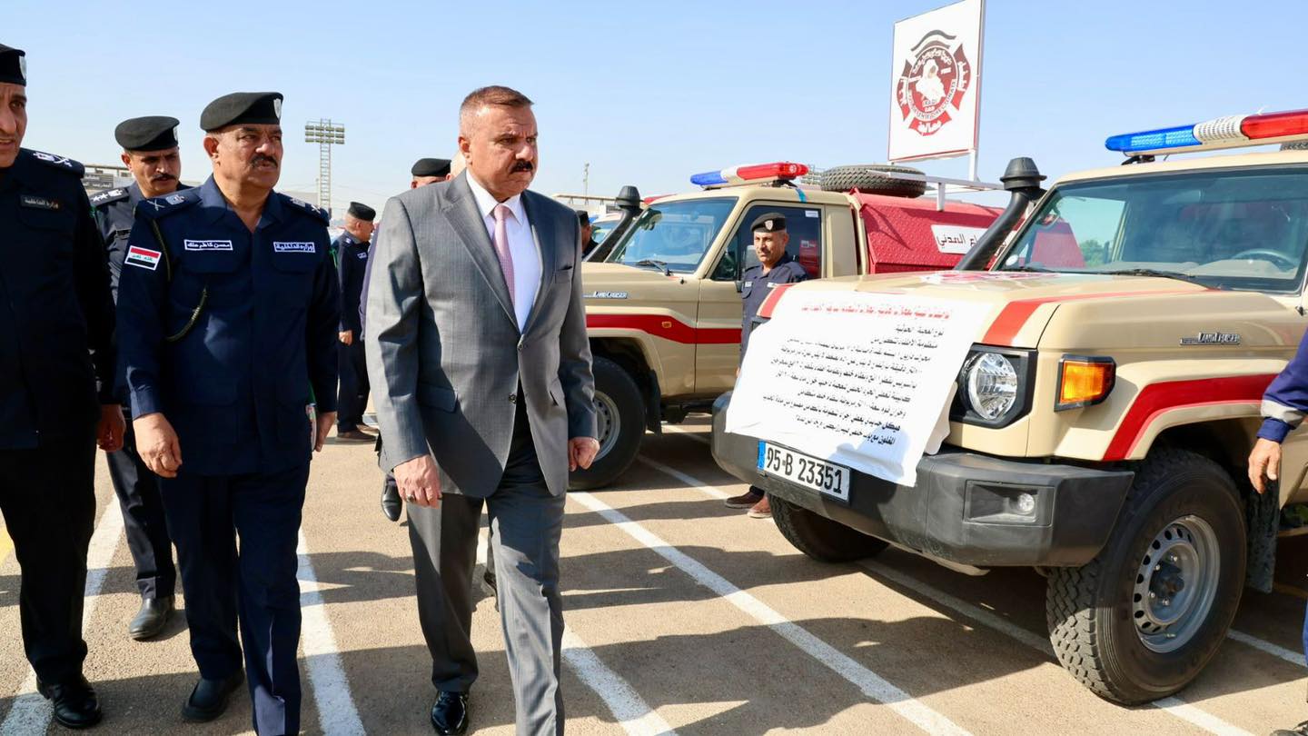الشمري يشرف على تسلم معدات الدفاع المدني الجديدة