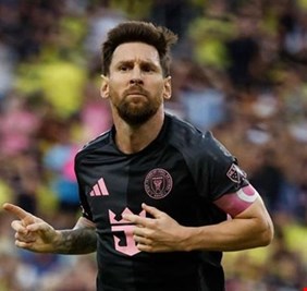 بـ«هاتريك» استثنائي.. ميسي يتوج بـ«الحذاء الذهبي الأمريكي»