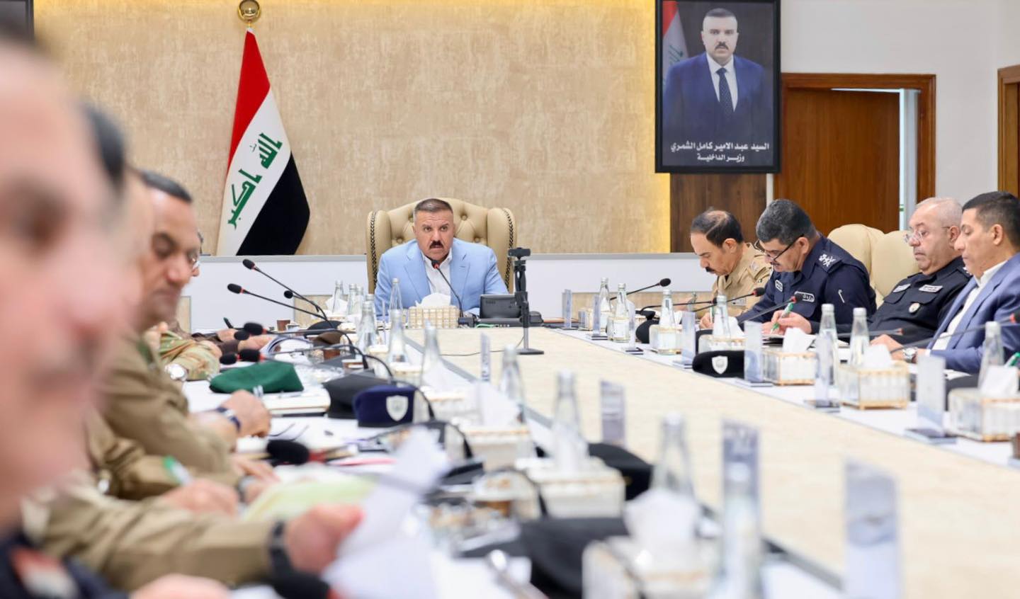وزير الداخلية يترأس الاجتماع الدوري الشهري للتدريب ويؤكد على رفع وتعزيز القدرات وتطوير المهارات والأسس