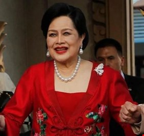 وفاة ملكة تايلاند عن عمر يناهز 93 عاماً