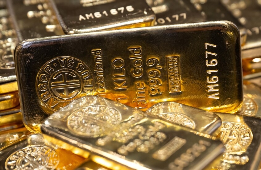 انخفاض أسعار الذهب إلى ما دون 4000 دولار أمريكي لأول مرة منذ 10 أكتوبر