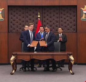 العراق يوقع اتفاقية لإنشاء منصة عائمة الغاز الطبيعي مع شركة أمريكية