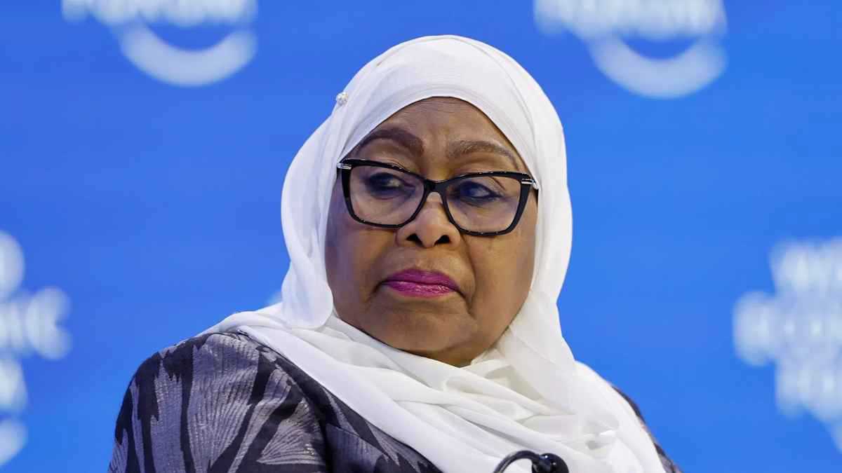 فوز ساحق وسط الاحتجاجات.. من هي سامية صولحو حسن رئيسة تنزانيا؟