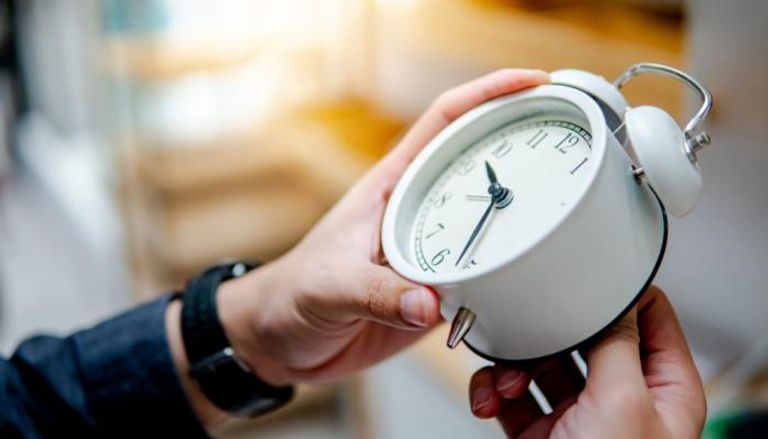 دراسة عالمية: التوقيت الشتوي صديق الجسم.. والصيفي يربك الساعة البيولوجية