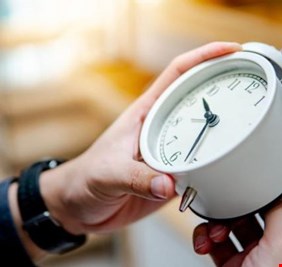 دراسة عالمية: التوقيت الشتوي صديق الجسم.. والصيفي يربك الساعة البيولوجية