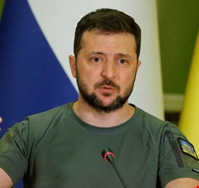 قراصنة يحصلون على بيانات شخصية لمسؤولين كبار في مكتب زيلينسكي