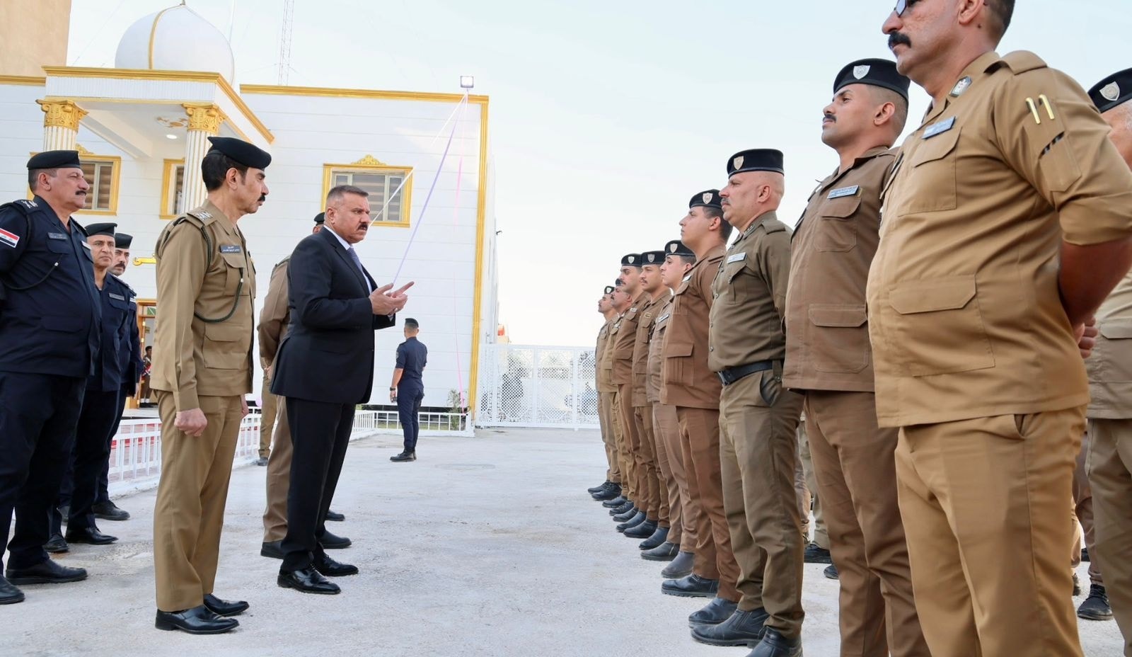 وزير الداخلية يفتتح مركز شرطة المثنى ويتفقد أحد مراكز الدفاع المدني ببغداد