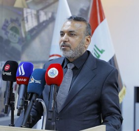 العمل تطلق المنحة الطلابية