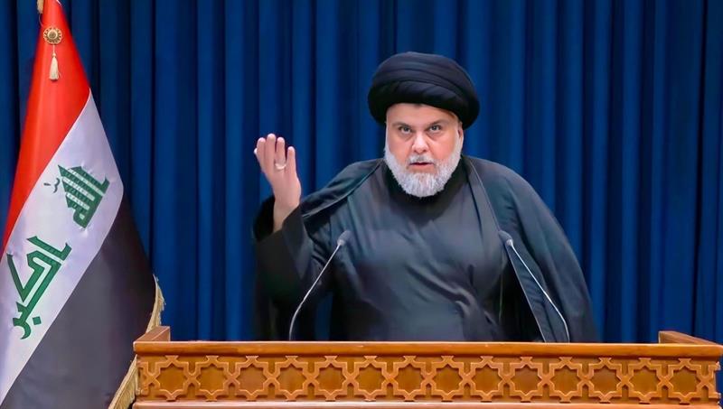 الصدر يوجه بمنع وضع صوره على السيارات