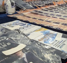 هونغ كونغ.. اعتقال العشرات في واحدة من أكبر قضايا الاحتيال بالعملات المشفرة