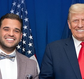 مبعوث ترامب إلى العراق يؤكد دعم الديمقراطية