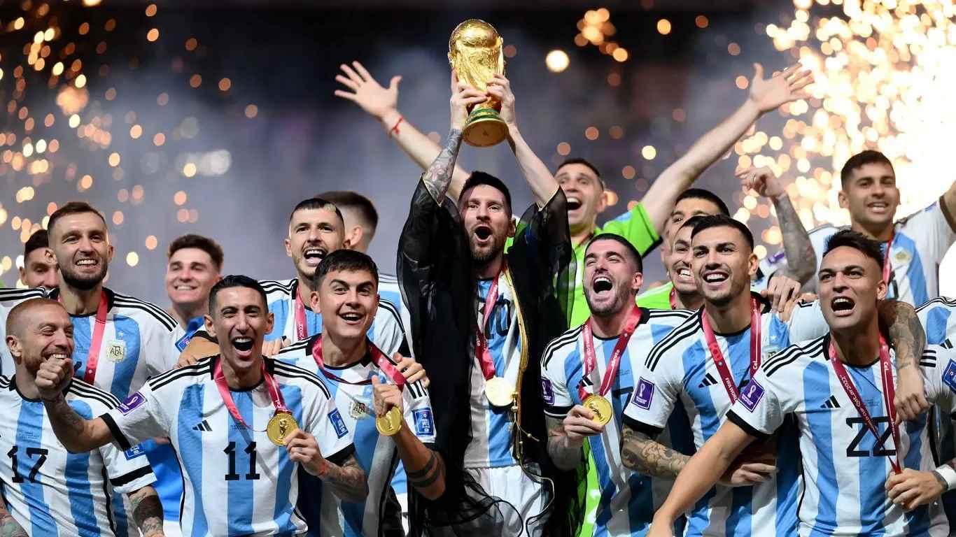 والدي كان صارما بشأن الوشم والكحول.. نجم الأرجنتين يكشف أسرار مسيرته المذهلة