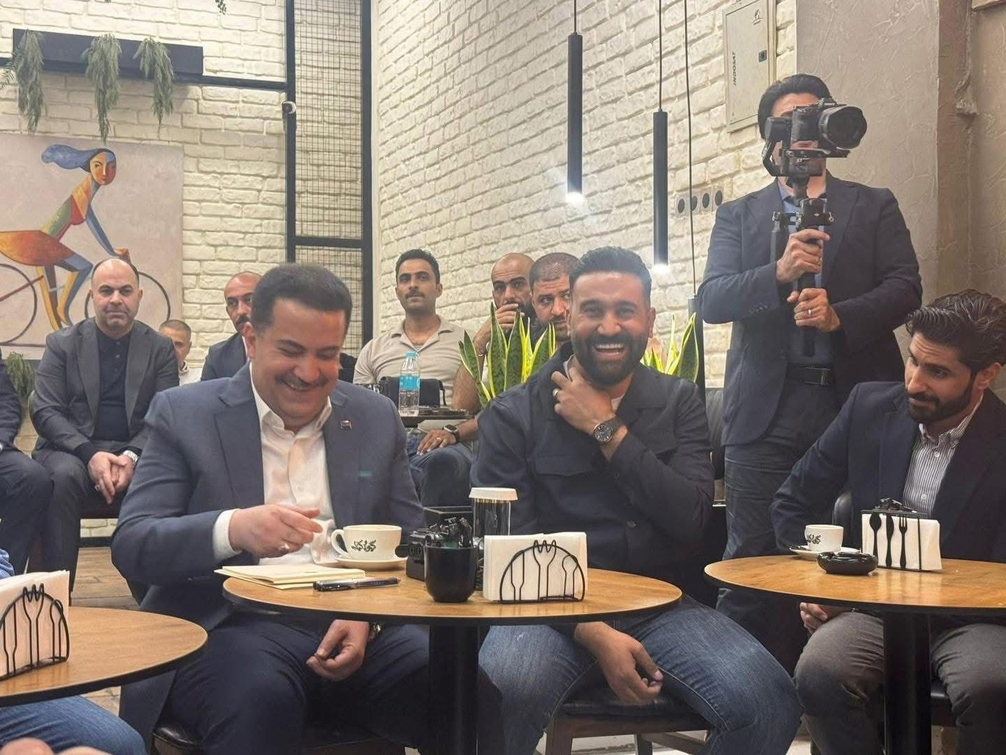 في ليلة الانتخابات.. السوداني يزور مقهى 