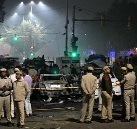 الهند.. 19 قتيلاً وجريحاً بانفجار سيارة مفخخة في نيودلهي