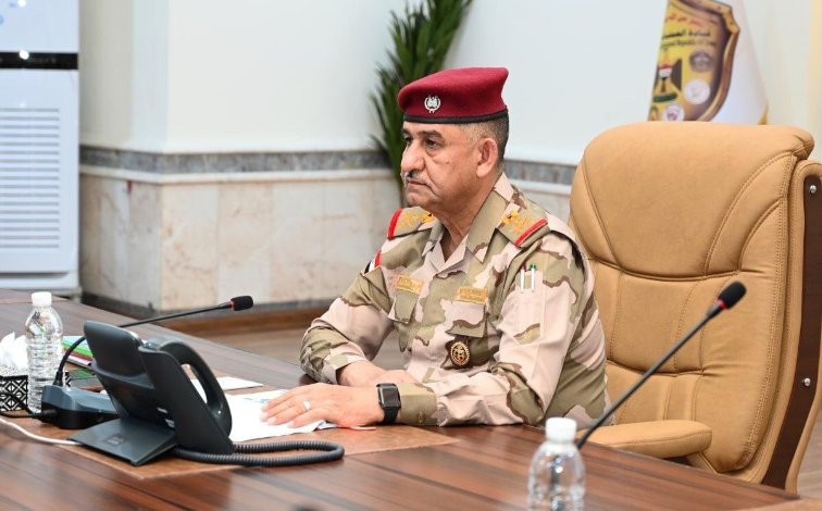 بالفيديو .. رئيس اللجنة الأمنية العليا للانتخابات يمنع سؤال الناخب عن إختياره في التصويت