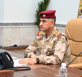 بالفيديو .. رئيس اللجنة الأمنية العليا للانتخابات يمنع سؤال الناخب عن إختياره في التصويت