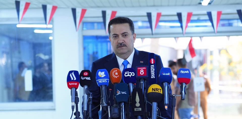 رئيس مجلس الوزراء محمد شياع السوداني يبارك للشعب العراقي انطلاق العملية الانتخابية، ويثمن جهود مفوضية الانتخابات والأجهزة الأمنية والإعلام وكل الجهات الساندة.