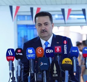 رئيس مجلس الوزراء محمد شياع السوداني يبارك للشعب العراقي انطلاق العملية الانتخابية، ويثمن جهود مفوضية الانتخابات والأجهزة الأمنية والإعلام وكل الجهات الساندة.