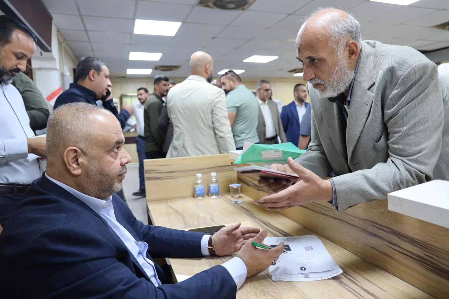 مدير عام شركة توزيع المنتجات النفطية يتابع طلبات المواطنين