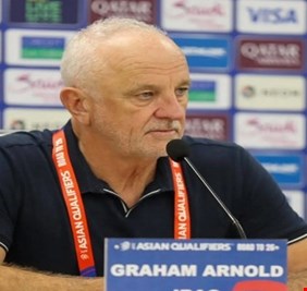 أرنولد: قدمنا أداءً جيداً أمام الإمارات ونتطلع لحسم التأهل في البصرة