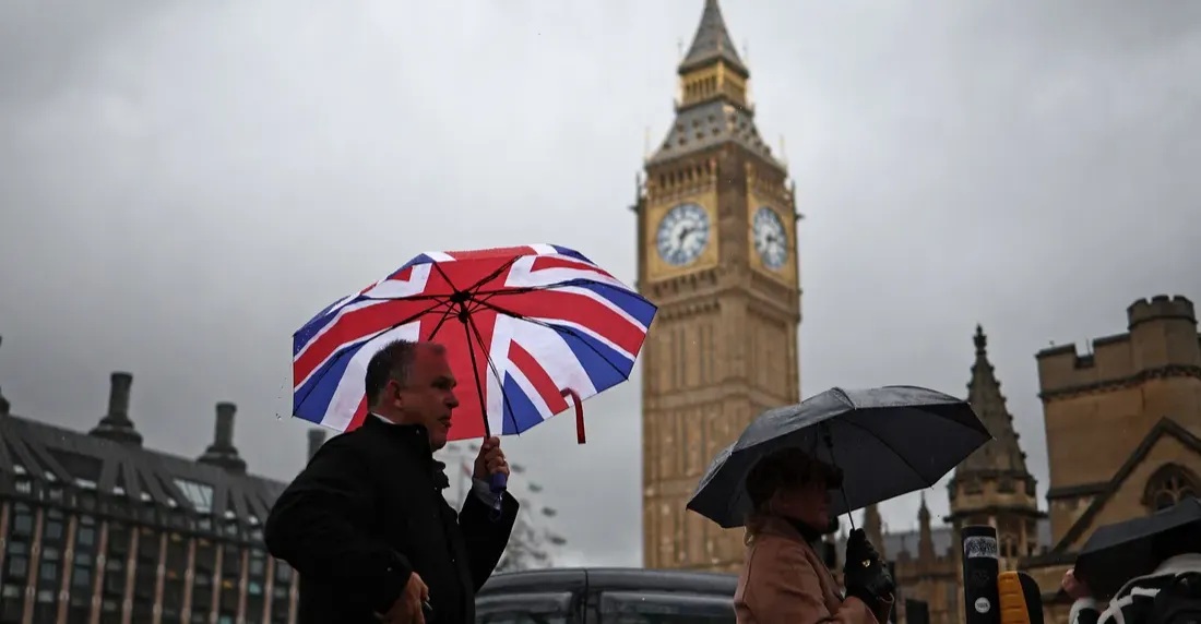 بريطانيا تتجه لتقييد دعم طالبي اللجوء وتشديد شروط الإقامة