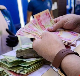 المالية تباشر إطلاق تمويلات رواتب تشرين الثاني