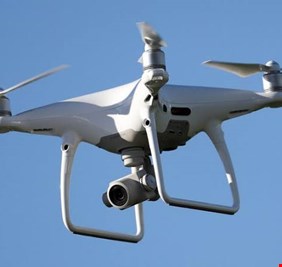 سقوط طائرة مسيرة في محيط إحدى الوزارات وسط بغداد