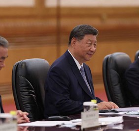 التايمز : خطة صينية للاستيلاء على تايوان دون إطلاق رصاصة واحدة